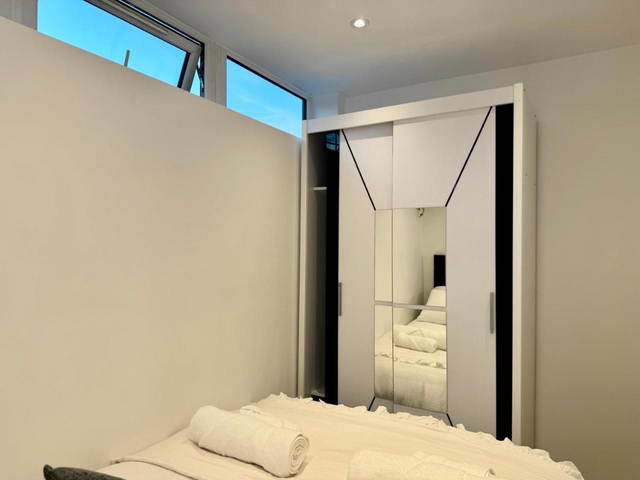 Luxury 2 Bedroom In With Free Parking Croydon