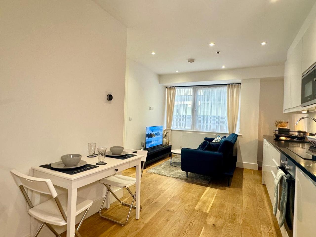 Apartment Luxury 2 Bedroom In With Free Parking Croydon