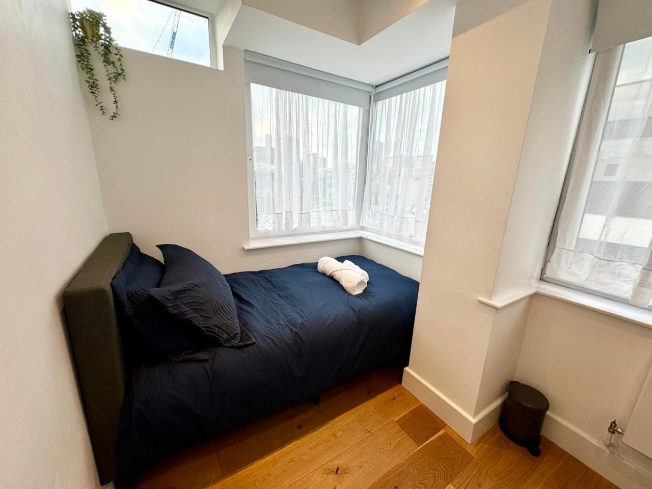 Luxury 2 Bedroom In With Free Parking Apartment Croydon