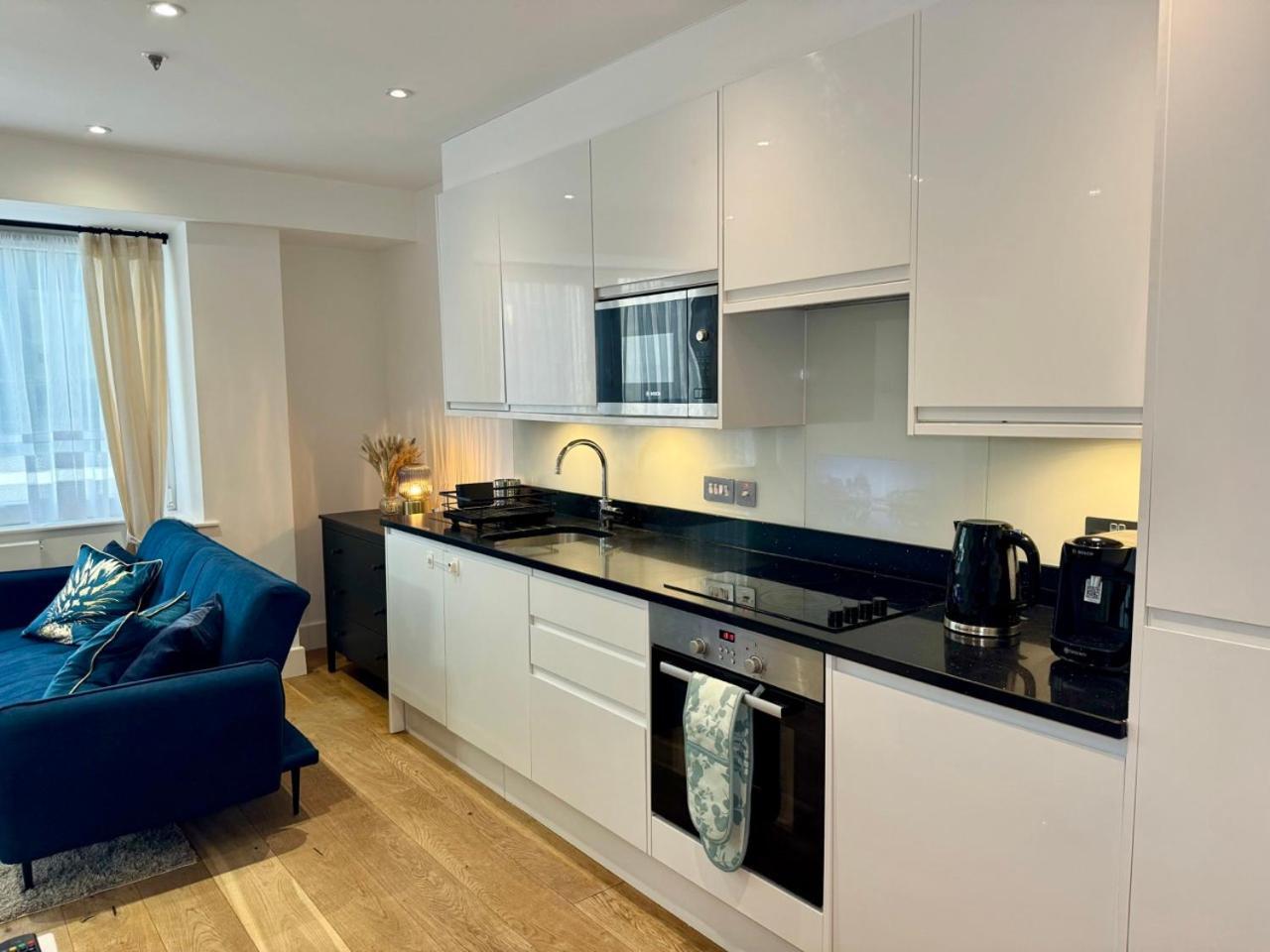 Apartment Luxury 2 Bedroom In With Free Parking Croydon