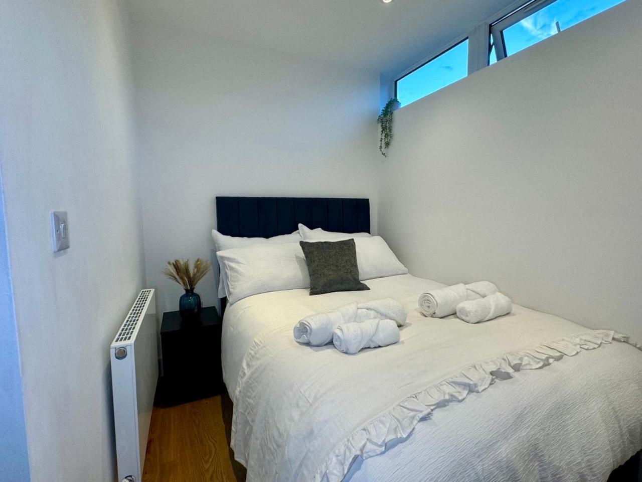 Luxury 2 Bedroom In With Free Parking