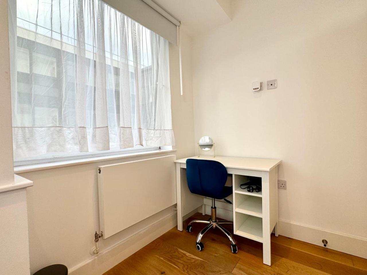 Luxury 2 Bedroom In With Free Parking Apartment