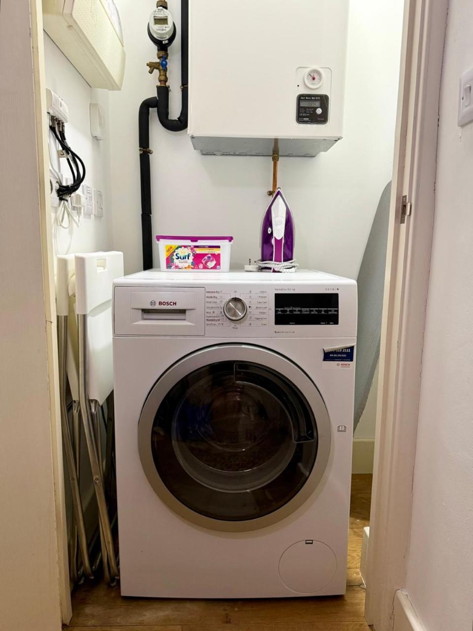 Luxury 2 Bedroom In With Free Parking