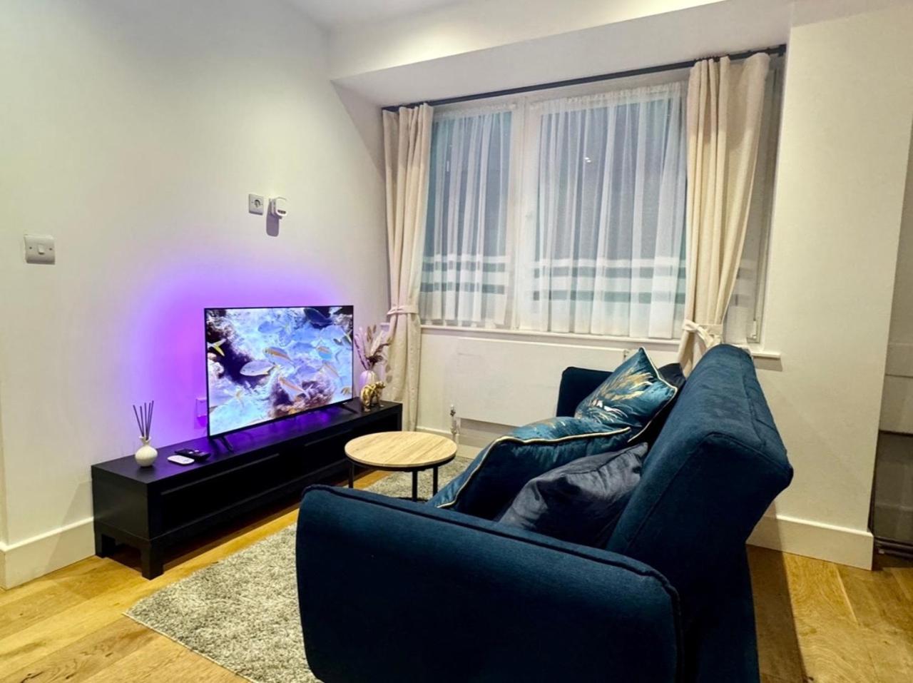 Luxury 2 Bedroom In With Free Parking Croydon
