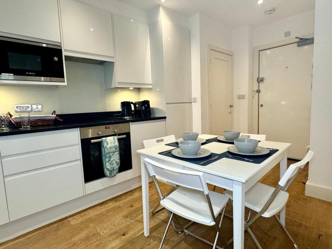 Apartment Luxury 2 Bedroom In With Free Parking