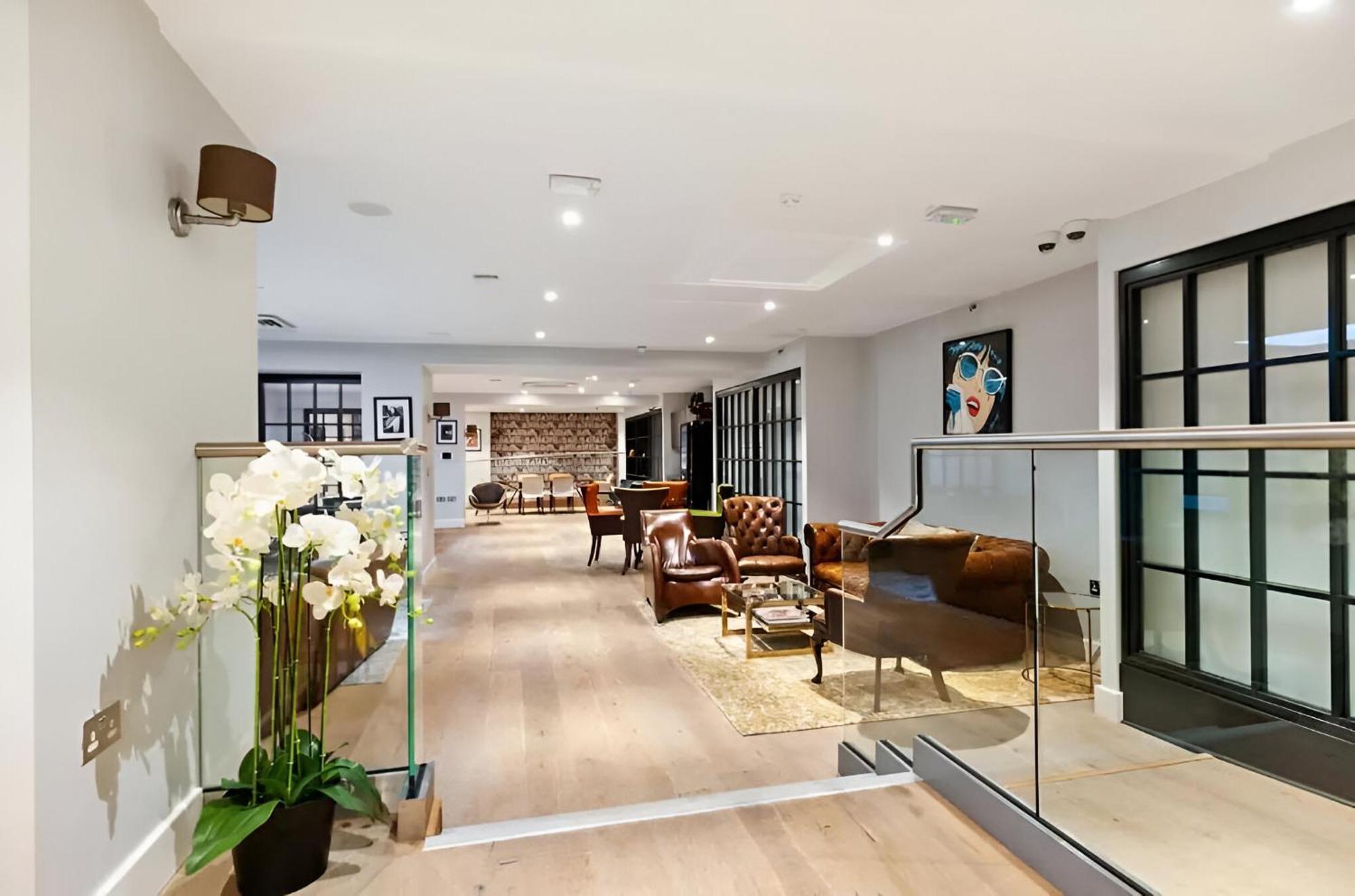 Luxury 2 Bedroom In With Free Parking * Croydon